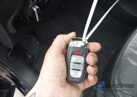 2010 Audi Q5 3.2 Premium z USA, uszkodzony, nr VIN WA1LKAFP7AA023637